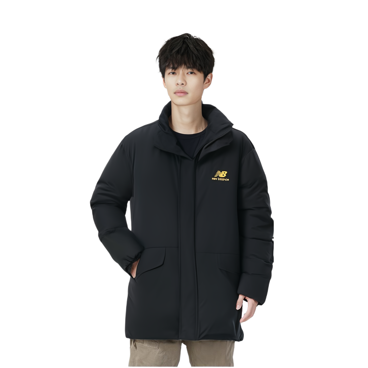 Shop New Balance 冬季黑色极简羽绒外套 AMJ04346-BK