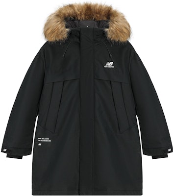 New Balance Chaqueta Parka Negra de Invierno con Capucha, Logo y Cuello de Piel. 5PC44303-BK Order New Balance Chaqueta Parka Negra de Invierno con Capucha, Logo y Cuello de Piel. 5PC44303-BK
