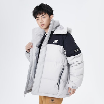 뉴발란스 윈터 후드 푸퍼 재킷 라이트 그레이 컬러블록 디자인 AMJ14323-ARF Shop 뉴발란스 윈터 후드 푸퍼 재킷 라이트 그레이 컬러블록 디자인 AMJ14323-ARF