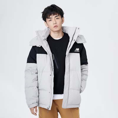 뉴발란스 윈터 후드 푸퍼 재킷 라이트 그레이 컬러블록 디자인 AMJ14323-ARF Sizing 뉴발란스 윈터 후드 푸퍼 재킷 라이트 그레이 컬러블록 디자인 AMJ14323-ARF