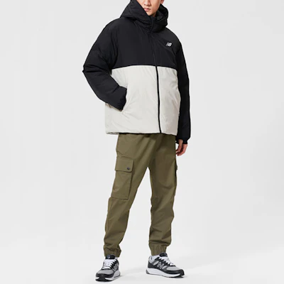 New Balance Jaket Puffer Musim Dingin dengan Hoodie, Hitam/Putih Kombinasi NPA4S013BK Shop New Balance Jaket Puffer Musim Dingin dengan Hoodie, Hitam/Putih Kombinasi NPA4S013BK