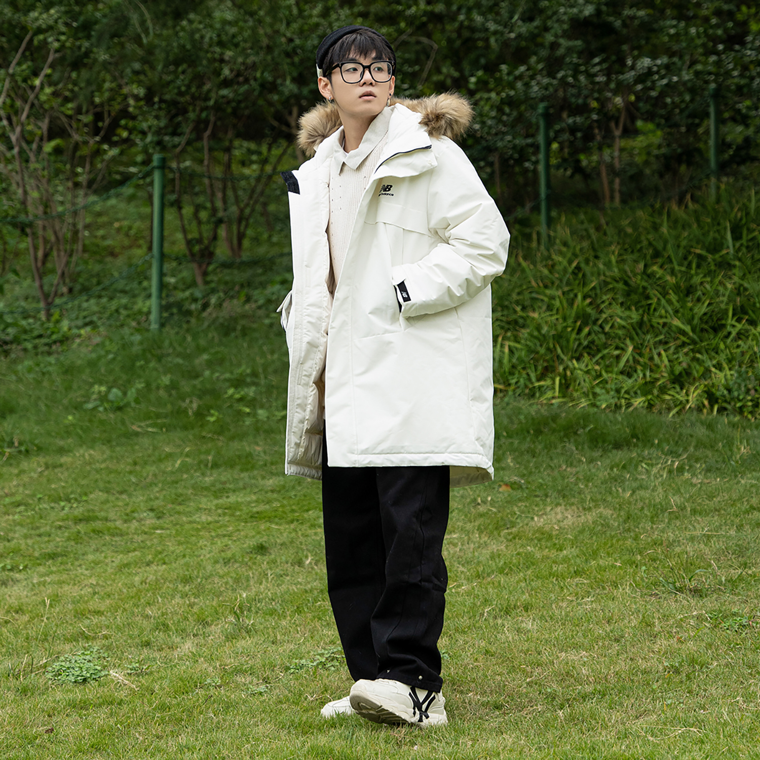 Sizing New Balance冬季男女白色连帽毛领羽绒外套夹克. 5PC44303-IV