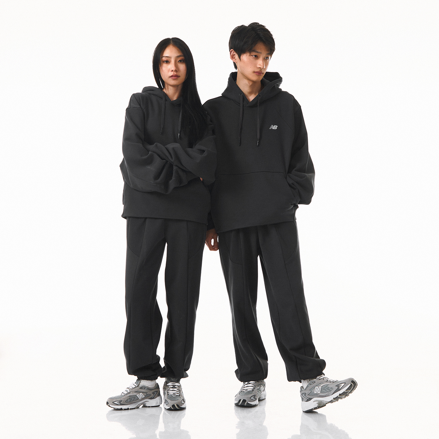 New Balance LiangDong Unisex Hoodie Black - Gender Neutral, Minimal Logo Design NCE17053-DKG 圖 8