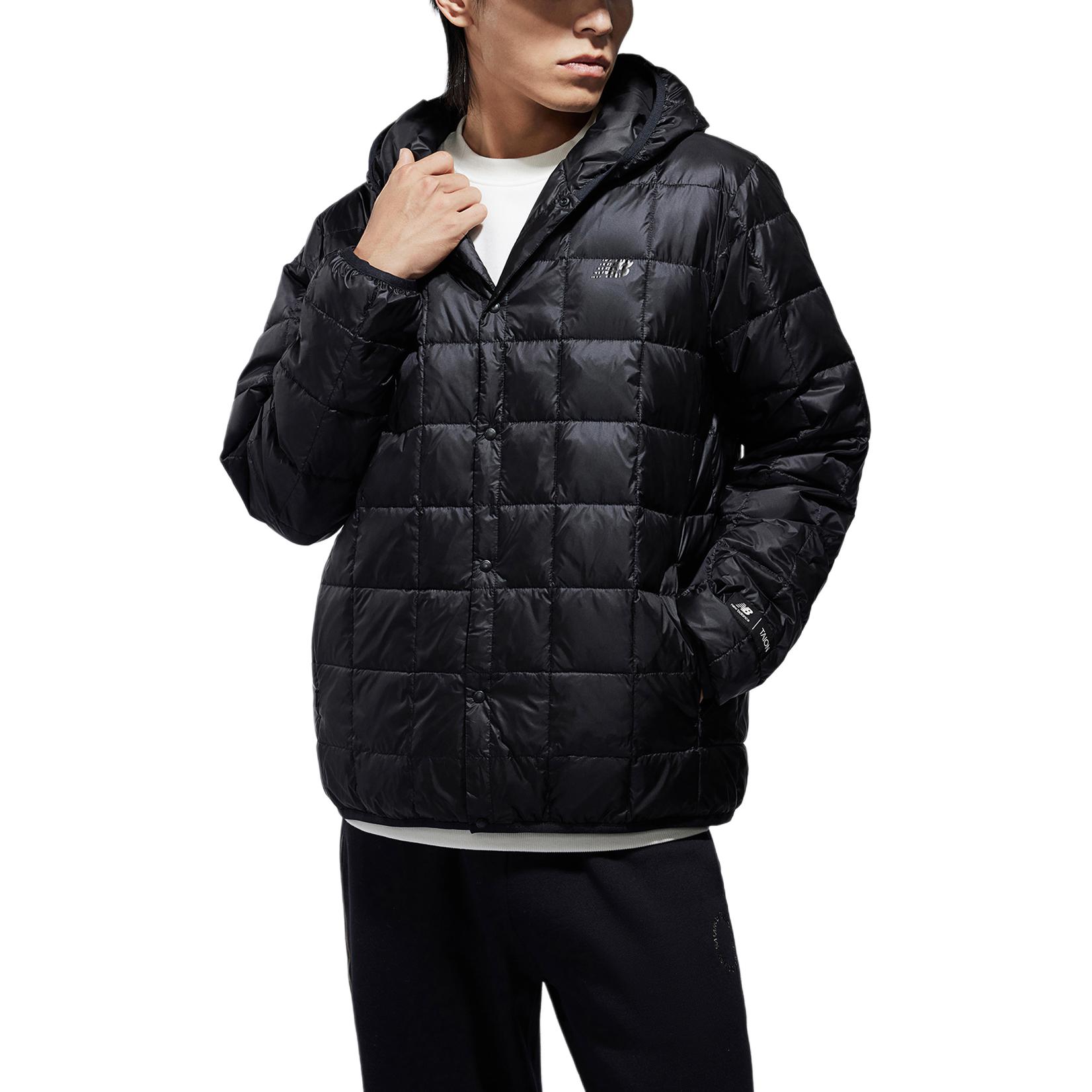 Shop New Balance x TAION Chaqueta Negra Ligera Outdoor Acolchada. NPD4N023-BK
