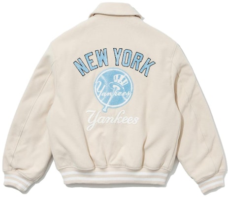 New Era SS23 MLB 洋基隊字母卡通動物寬鬆版型男女休閒外套 米色 13944732 Lookbook New Era SS23 MLB 洋基隊字母卡通動物寬鬆版型男女休閒外套 米色 13944732