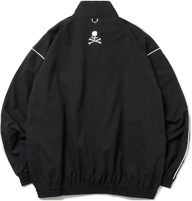 New Era x MASTERMIND WORLD SS24 Jaket Hitam Unisex dengan Jahitan Putih. 14200707 Lookbook New Era x MASTERMIND WORLD SS24 Jaket Hitam Unisex dengan Jahitan Putih. 14200707