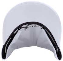 New Era x 村上隆 布带九三十白帽 "DOB" 13082118 Shop New Era x 村上隆 布带九三十白帽 "DOB" 13082118