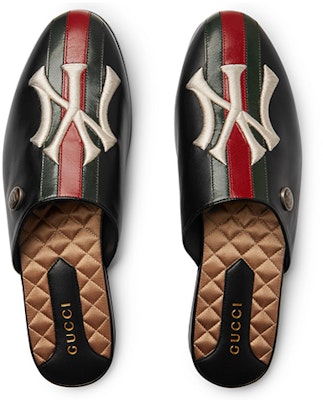 구찌 x 뉴욕 양키스 가죽 슬라이드 (블랙) 535585-0G0L0-6464 Purchase 구찌 x 뉴욕 양키스 가죽 슬라이드 (블랙) 535585-0G0L0-6464