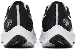 NFL x Nike Air Zoom Pegasus 38 'Las Vegas Raiders' Sepatu Lari DJ0848-001 Details for NFL x Nike Air Zoom Pegasus 38 'Las Vegas Raiders' Sepatu Lari DJ0848-001
