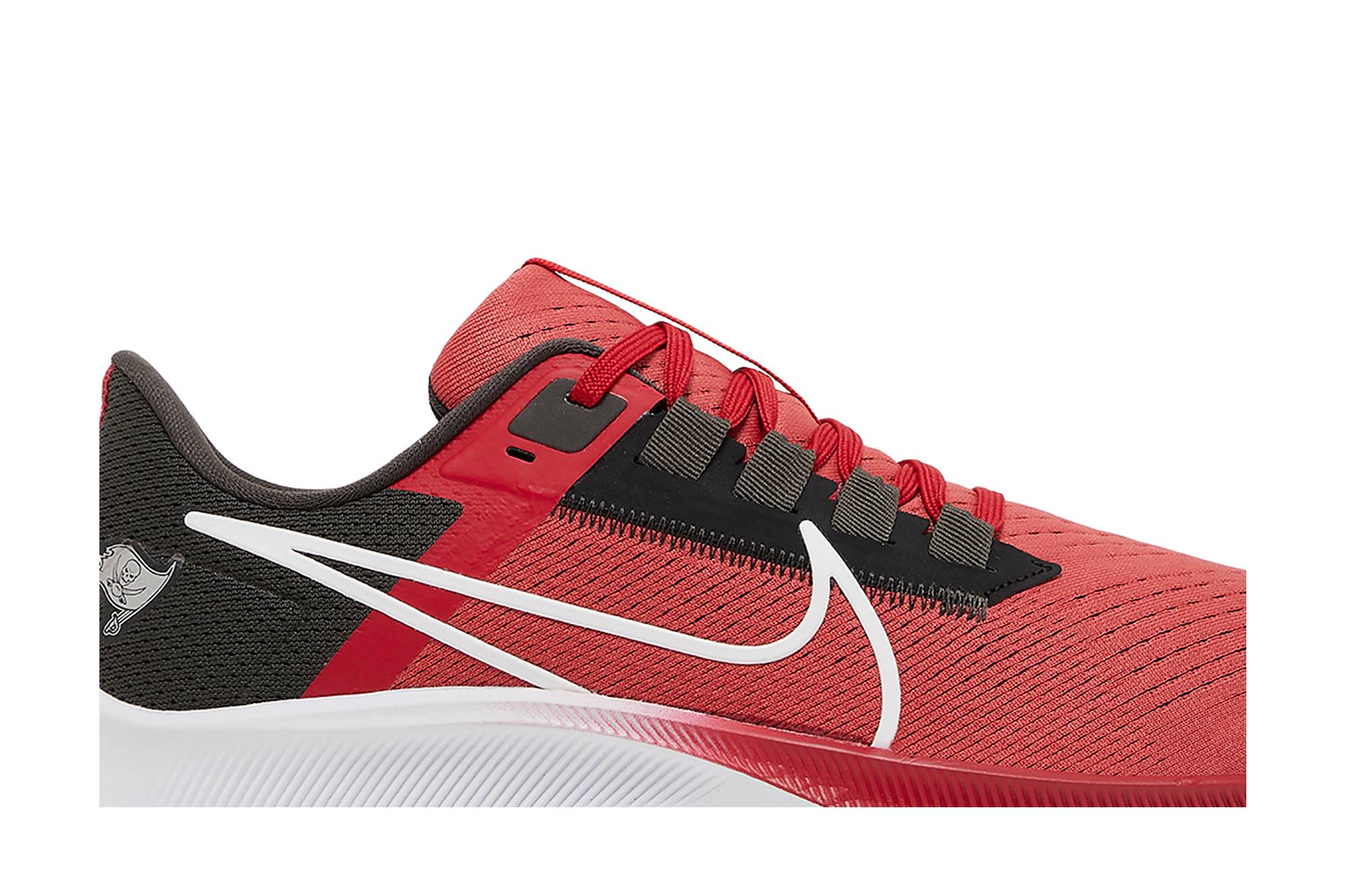 Order NFL x Nike Air Zoom Pegasus 38「坦帕灣海盜隊」DJ0813-600