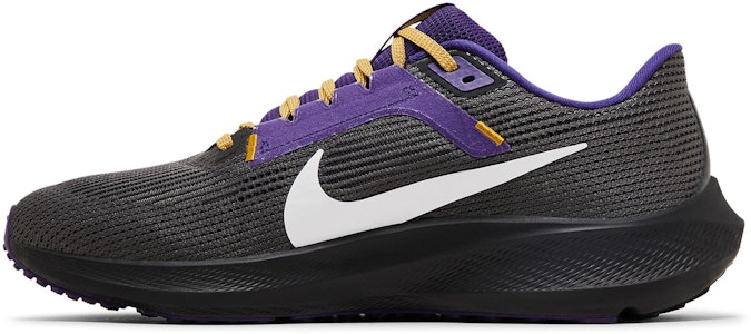 NFL x Nike Air Zoom Pegasus 40 'Baltimore Ravens' Sneakers DZ5946-001 Lookbook NFL x Nike Air Zoom Pegasus 40 'Baltimore Ravens' Sneakers DZ5946-001