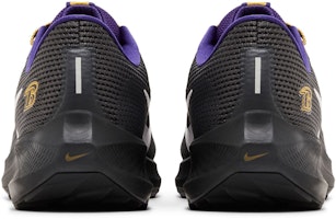 NFL x Nike Air Zoom Pegasus 40「巴爾的摩烏鴉隊」DZ5946-001 Details for NFL x Nike Air Zoom Pegasus 40「巴爾的摩烏鴉隊」DZ5946-001