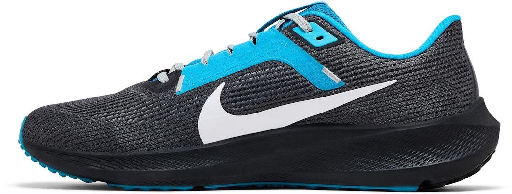 NFL x Nike Air Zoom Pegasus 40 'Carolina Panthers' Sepatu Lari Pria DZ6010-001 Lookbook NFL x Nike Air Zoom Pegasus 40 'Carolina Panthers' Sepatu Lari Pria DZ6010-001