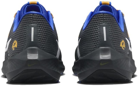 NFL x Nike Air Zoom Pegasus 40 'Los Angeles Rams' - Kasut Sukan Larian NFL DZ5958-001 Lookbook NFL x Nike Air Zoom Pegasus 40 'Los Angeles Rams' - Kasut Sukan Larian NFL DZ5958-001