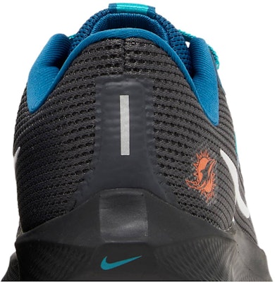 NFL x Nike Air Zoom Pegasus 40 'Miami Dolphins' - Sepatu Lari Pria Terbaru DZ5997-001 Sizing NFL x Nike Air Zoom Pegasus 40 'Miami Dolphins' - Sepatu Lari Pria Terbaru DZ5997-001