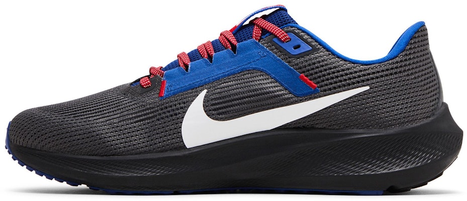 NFL x Nike Air Zoom Pegasus 40 '紐約巨人隊' DZ6008-001 Lookbook NFL x Nike Air Zoom Pegasus 40 '紐約巨人隊' DZ6008-001