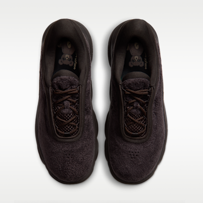 Shop Nike 24.7「海豹棕／可可棕」 IX5166-200