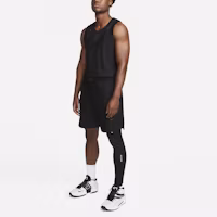 Shop Nike 黑色休閒運動長褲帶不對稱標誌設計 DN0005-010