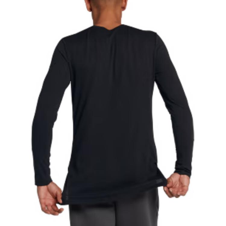 Shop Nike 黑色長袖圓領休閒運動針織T恤 891602-010