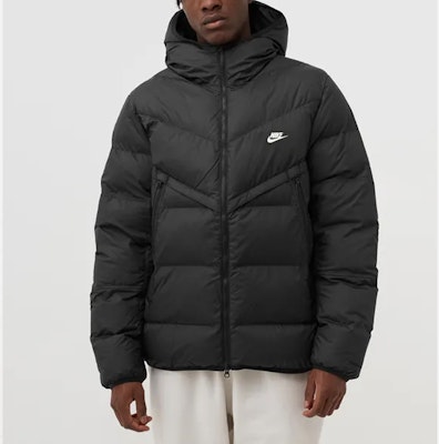Chaqueta Acolchada con Capucha y Bolsillo Cremallera Nike Logo Negro. DR9605-010 Shop Chaqueta Acolchada con Capucha y Bolsillo Cremallera Nike Logo Negro. DR9605-010