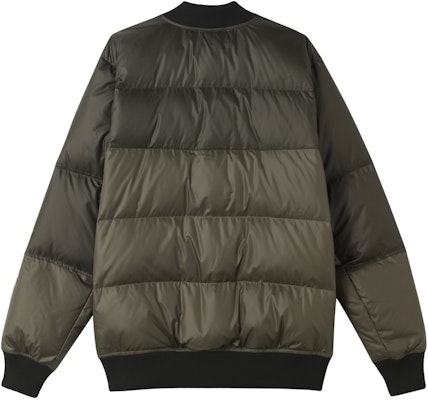 Nike 綠色全拉鍊標誌長袖羽絨外套 DV4275-380 Lookbook Nike 綠色全拉鍊標誌長袖羽絨外套 DV4275-380