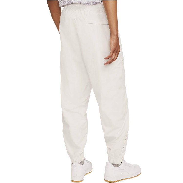 Sizing Nike  White Logo Print Jogger Sweatpants - Spring Collection DQ6572-030