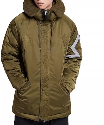 耐克防风保暖长款羽绒夹克丛林绿色 AA1952-395 Lookbook 耐克防风保暖长款羽绒夹克丛林绿色 AA1952-395