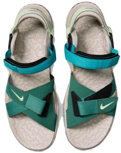 Nike 魔術貼固定透氣耐穿 沙灘涼鞋 男女同款 藍綠 Shop Nike 魔術貼固定透氣耐穿 沙灘涼鞋 男女同款 藍綠