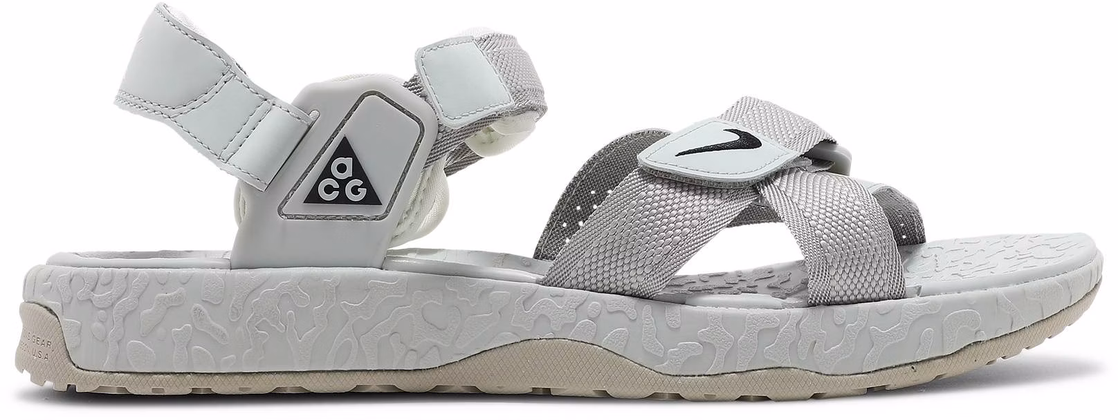 nike-acg-air-deschutz-cream-black
