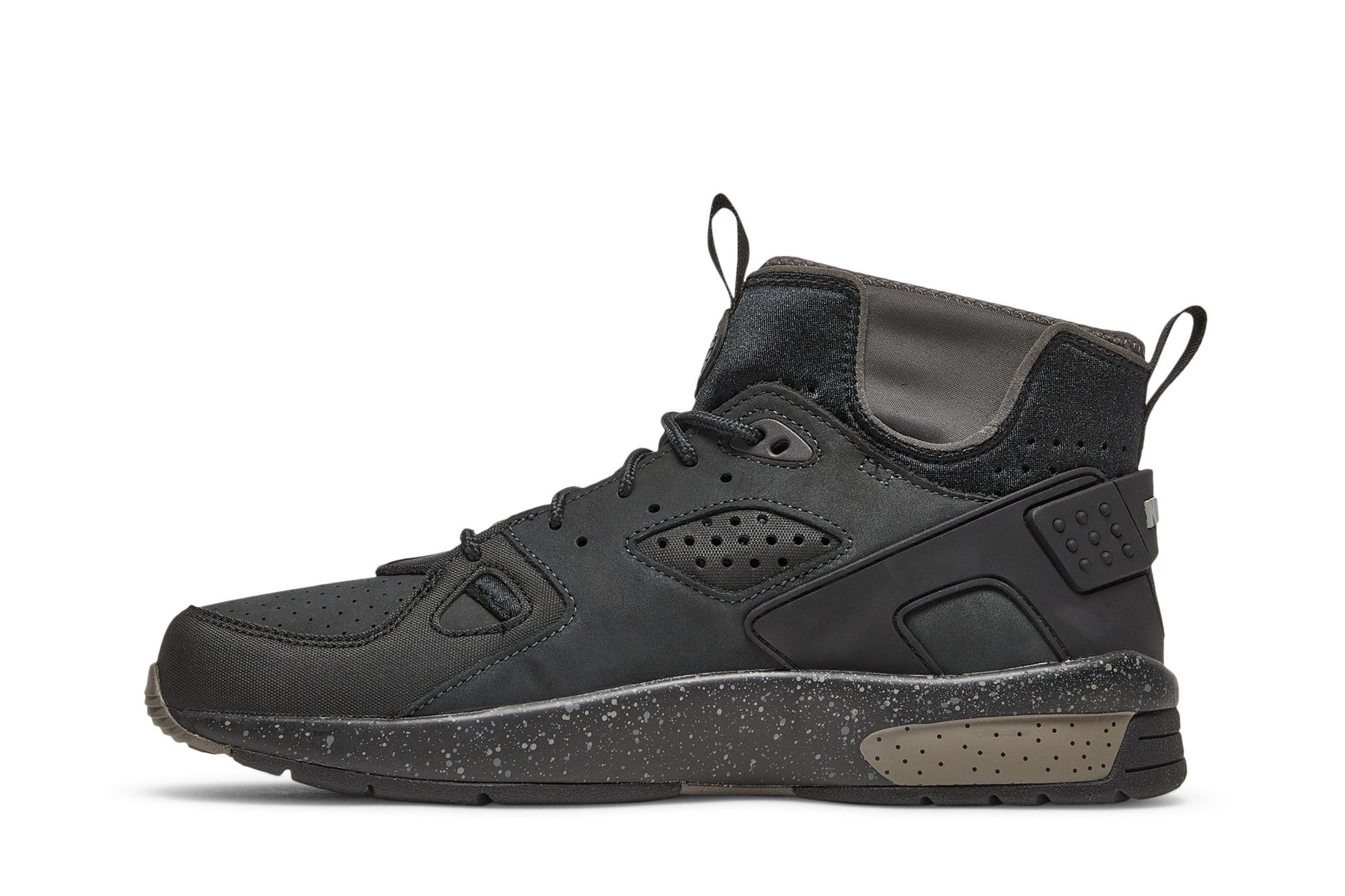Shop Nike 全方位戶外 ACG Air Mowabb 'Off Noir' DM0840-001