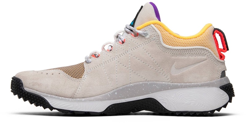Nike ACG Dog Mountain 'Summit White' Putih AQ0916-100 Lookbook Nike ACG Dog Mountain 'Summit White' Putih AQ0916-100