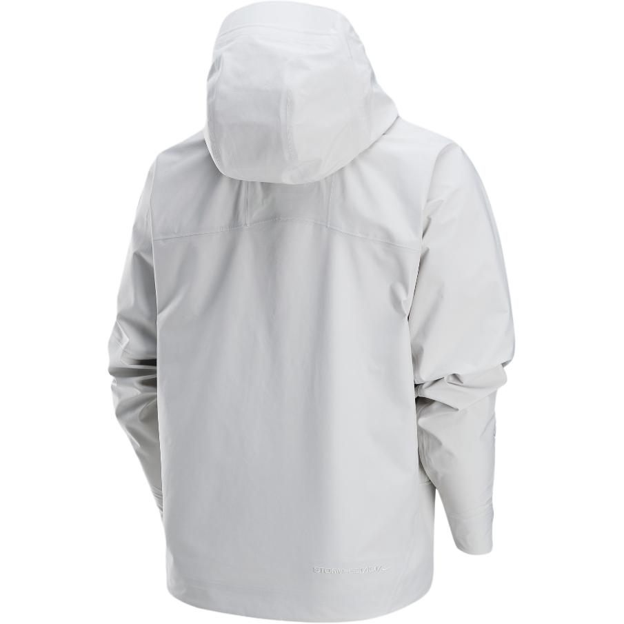 Lookbook Nike ACG Misery Ridge GORE-TEX Storm-FIT ADV 白色防水外套 男女款。 FV8642-104