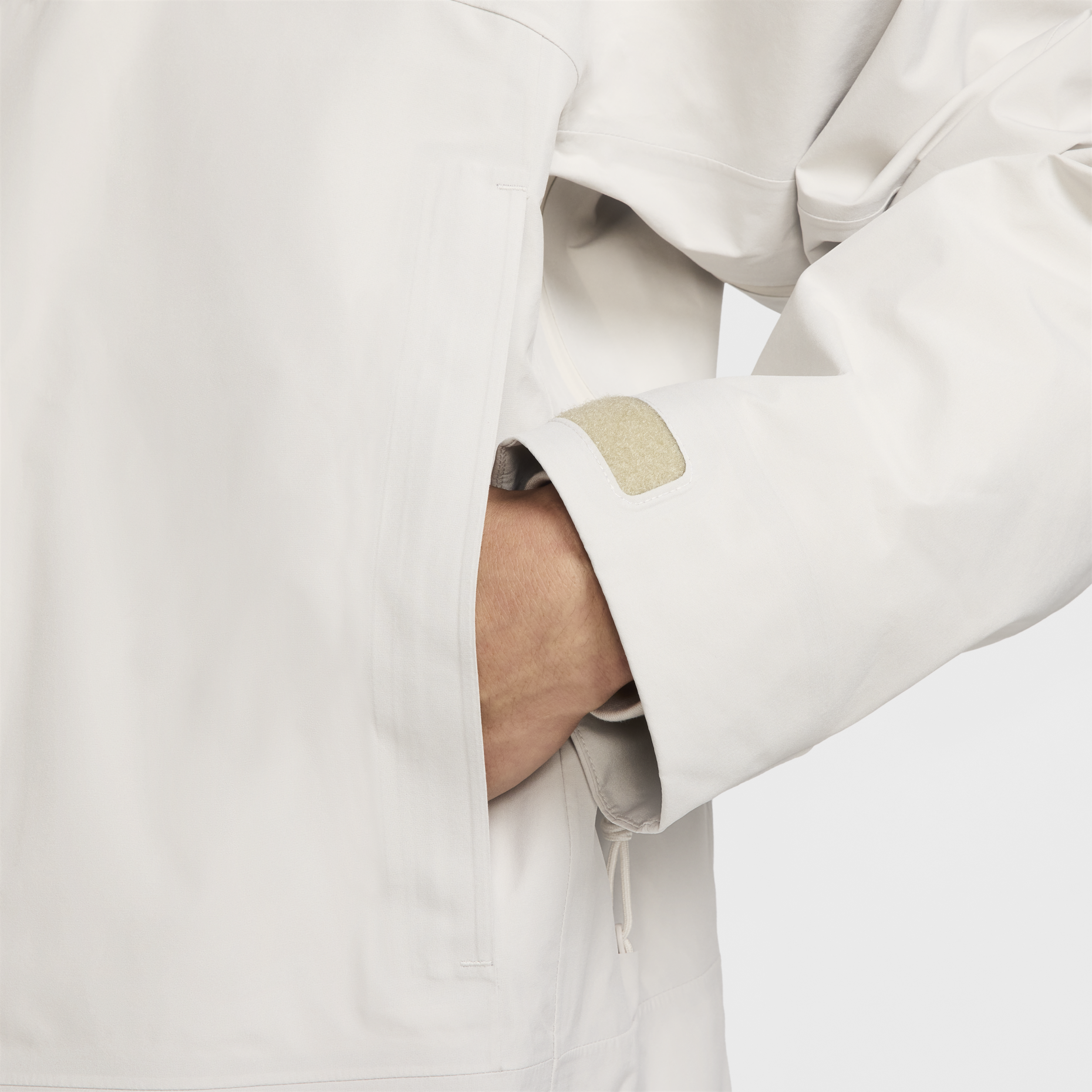 Purchase Nike ACG Misery Ridge GORE-TEX Storm-FIT ADV 白色防水外套 男女款。 FV8642-104