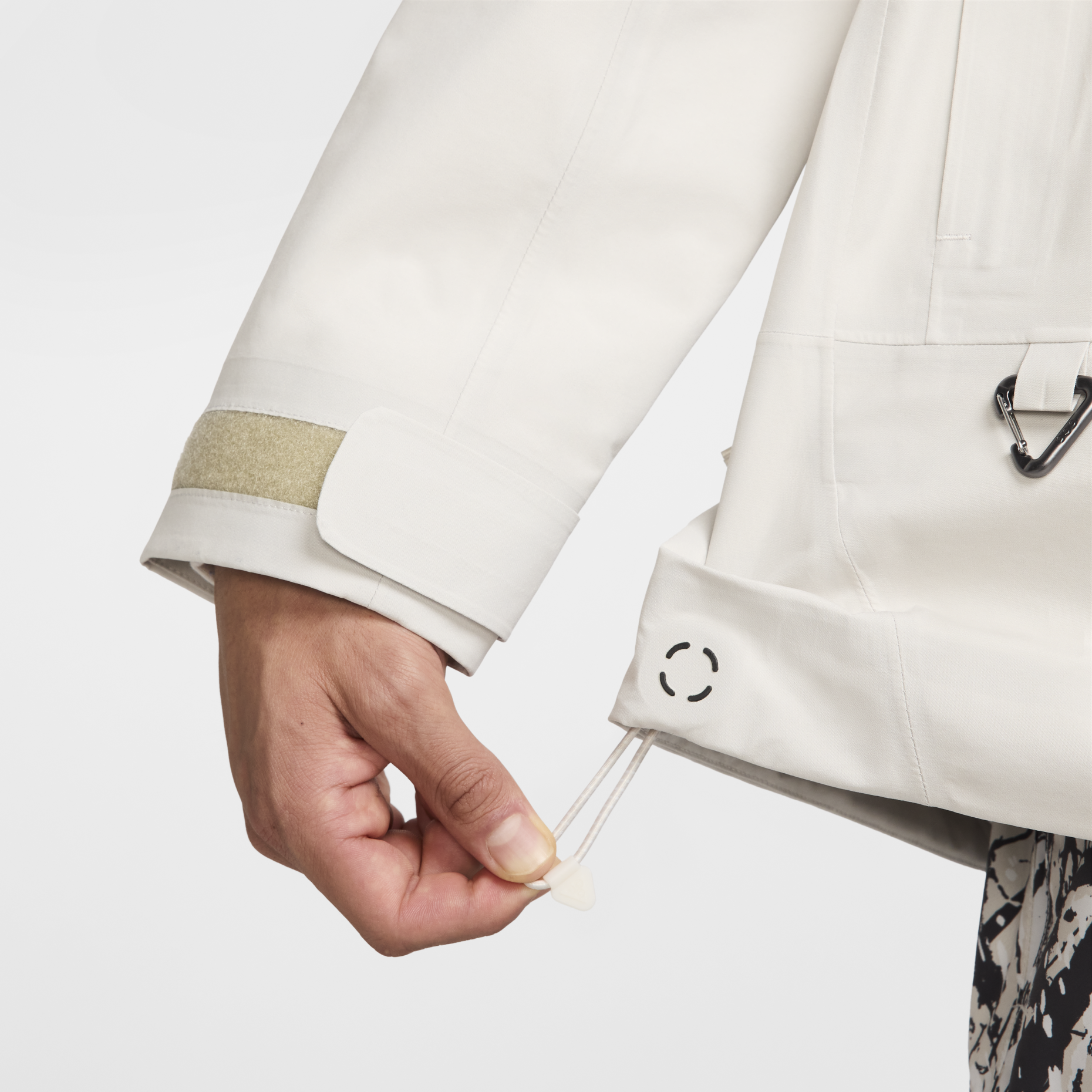 Details for Nike ACG Misery Ridge GORE-TEX Storm-FIT ADV 白色防水外套 男女款。 FV8642-104