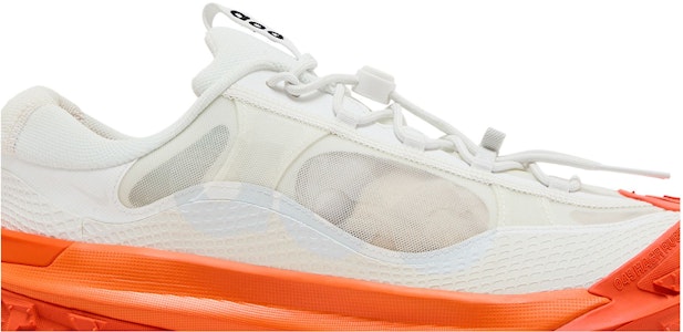 ナイキ ACG マウンテンフライ 2 LOW "サミットホワイト/オレンジ" DV7903-100 Order ナイキ ACG マウンテンフライ 2 LOW "サミットホワイト/オレンジ" DV7903-100