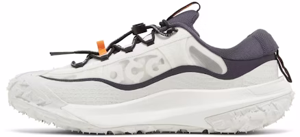 Nike ACG Mountain Fly 2 Low 'Putih Jingga Mandarin Terang' DV7903-001 Lookbook Nike ACG Mountain Fly 2 Low 'Putih Jingga Mandarin Terang' DV7903-001