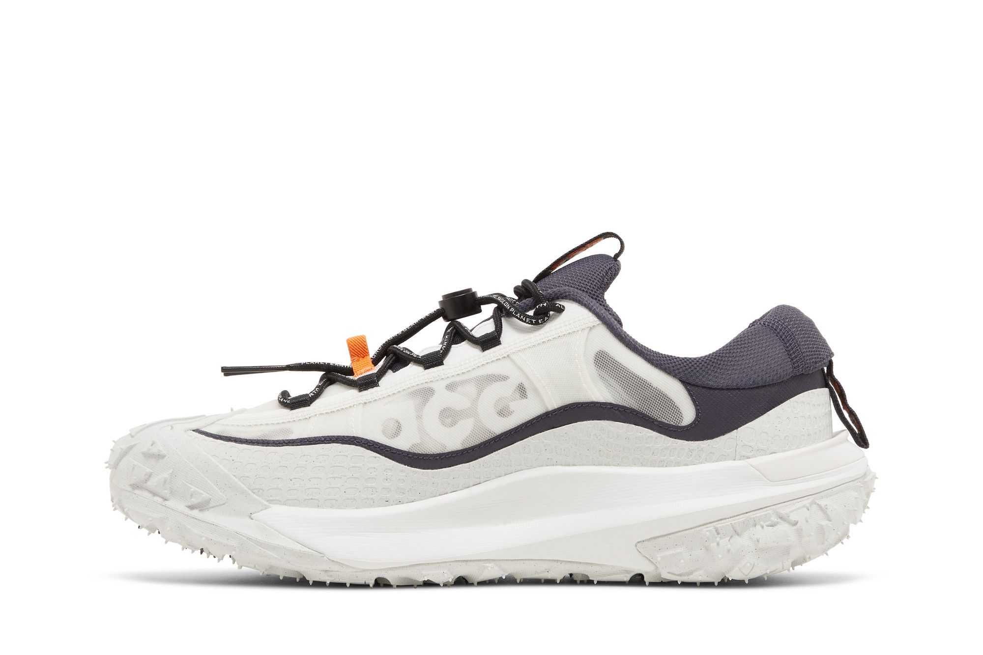 Shop 耐吉 ACG Mountain Fly 2 Low '純白亮橘' DV7903-001