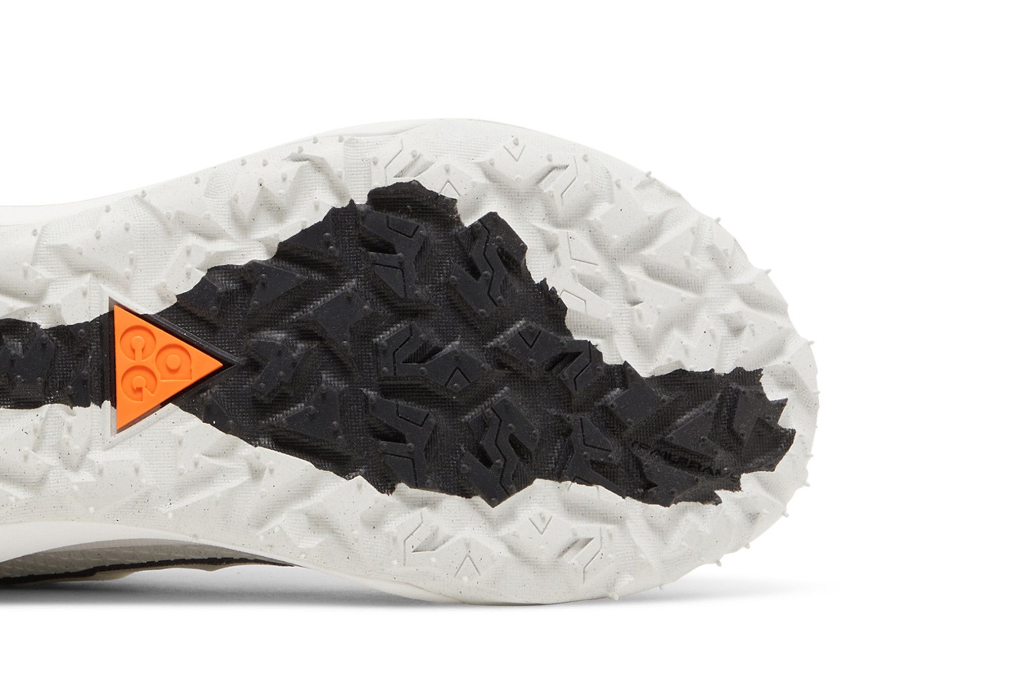 Details for 耐吉 ACG Mountain Fly 2 Low '純白亮橘' DV7903-001