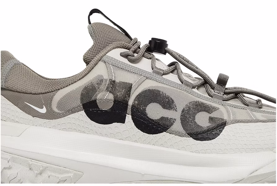 Nike ACG Mountain Fly Low 2 ''Minerai de Fer/Noir/Étain Plat'' DV7903-003 Lookbook Nike ACG Mountain Fly Low 2 ''Minerai de Fer/Noir/Étain Plat'' DV7903-003