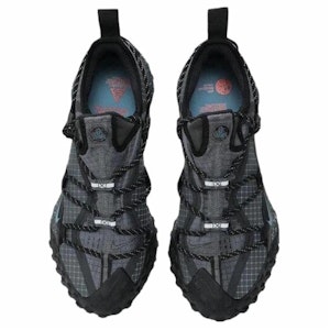 Nike ACG Mountain Fly Low GORE-TEX ''Hitam Abu Gelap'' IB7328-002 Lookbook Nike ACG Mountain Fly Low GORE-TEX ''Hitam Abu Gelap'' IB7328-002