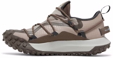 Nike ACG Mountain Fly Low SE 'Ironstone' Pria Wanita Sepatu Gunung DQ1979-001 Lookbook Nike ACG Mountain Fly Low SE 'Ironstone' Pria Wanita Sepatu Gunung DQ1979-001