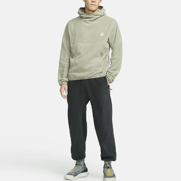 Shop Nike ACG Polartec "Wolf Tree" Celana Fleece Hitam Musim Dingin Fit Santai. CV0659-046