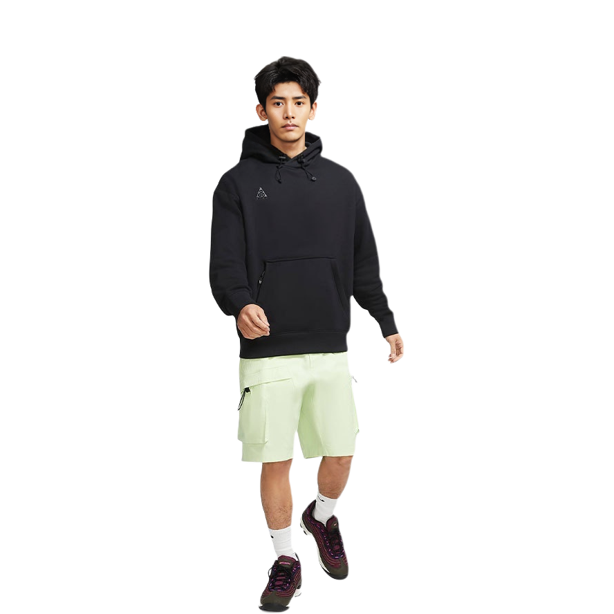 Lookbook Nike ACG 黑色套頭運動衫 休閒穿搭 CT6337-010