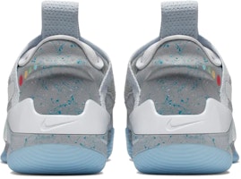 耐吉自適應BB Mag(歐規充電器)CJ5773-090 Lookbook 耐吉自適應BB Mag(歐規充電器)CJ5773-090