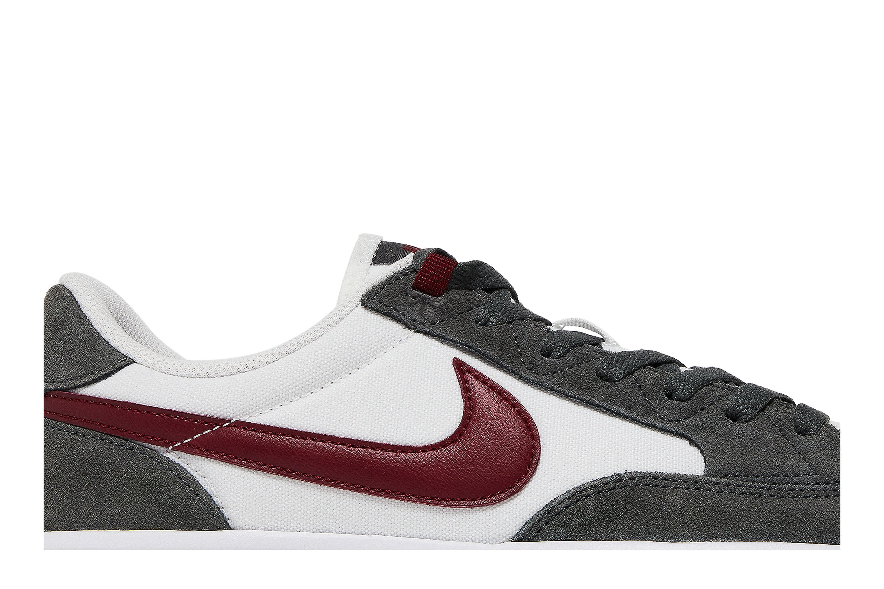 Lookbook Nike Adversary Premium SB ''Grigio Ferro e Rosso Team'' CW7456-005