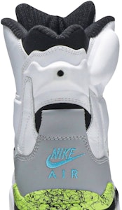 ナイキ エア コマンド フォース (ビリー・ホイル) 684715-100 Sizing ナイキ エア コマンド フォース (ビリー・ホイル) 684715-100