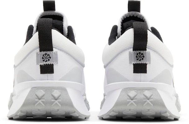 Nike Air Diamond Varsity Turf 'Putih Hitam' FN7454-100 Details for Nike Air Diamond Varsity Turf 'Putih Hitam' FN7454-100