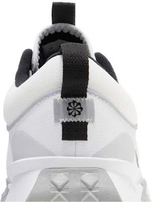 Nike Air Diamond Varsity Turf 'Putih Hitam' FN7454-100 Sizing Nike Air Diamond Varsity Turf 'Putih Hitam' FN7454-100