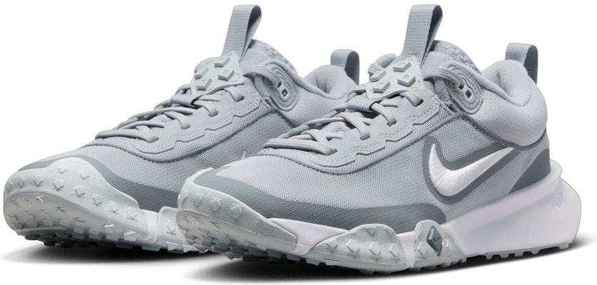 Nike Air Diamond Varsity Turf 'Wolf Grey' - Kelabu Serigala DZ0502-001 Lookbook Nike Air Diamond Varsity Turf 'Wolf Grey' - Kelabu Serigala DZ0502-001