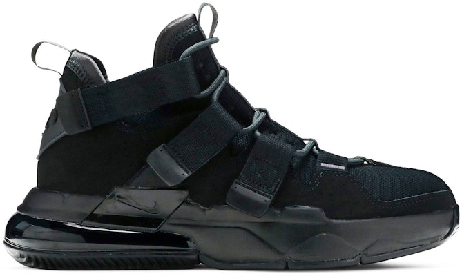 Nike air edge 27 2025 triple black